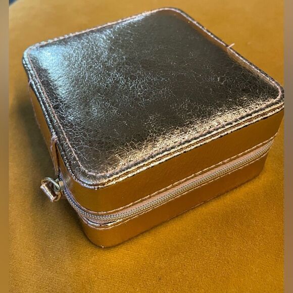 NORDSTROM JEWELRY BOX Gold Metallic Square w/Zipper - Picture 1 of 6